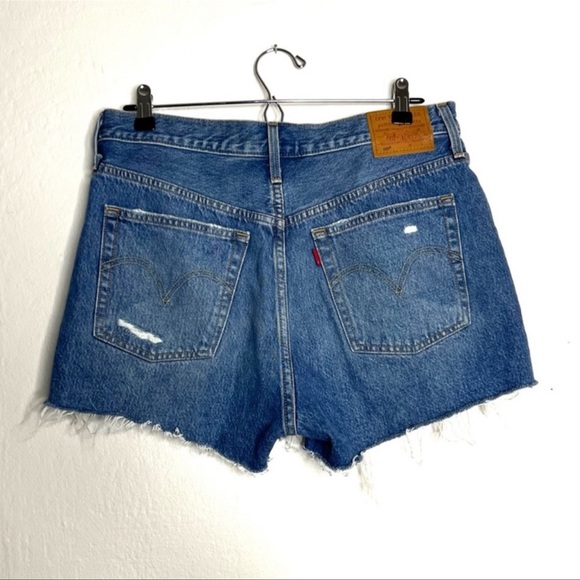 Levi’s 501 Distressed Jean Shorts - Picture 2 of 3